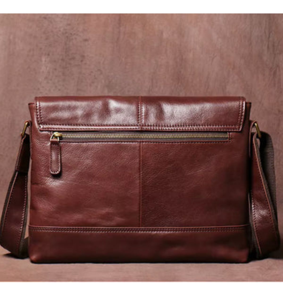 LEATHER MESSENGER BAG