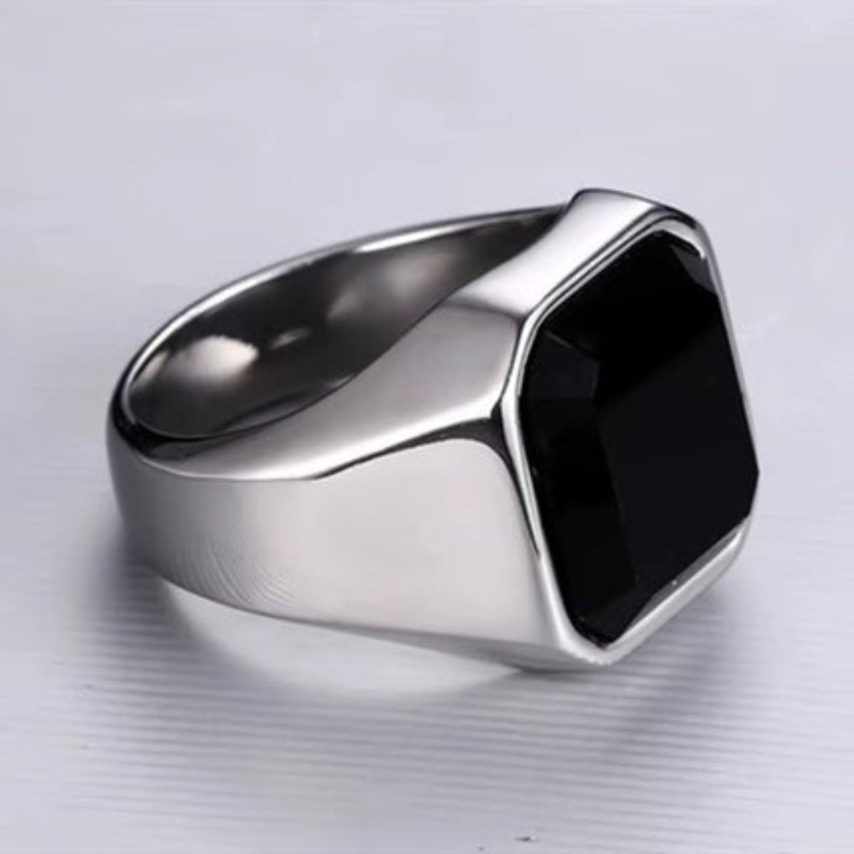 MEN'S OCTA RING