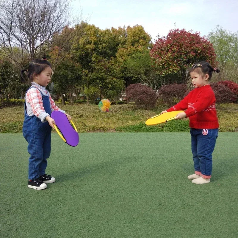 CATCH AND TOSS GAME WITH DISCS