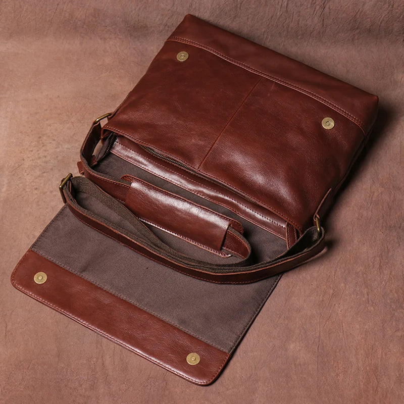 LEATHER MESSENGER BAG