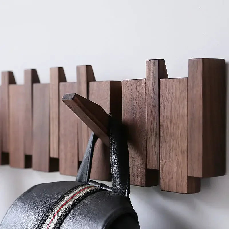 MAGNETIC PIANO WALL HOOK – NORDIC DESIGN IN SOLID WOOD