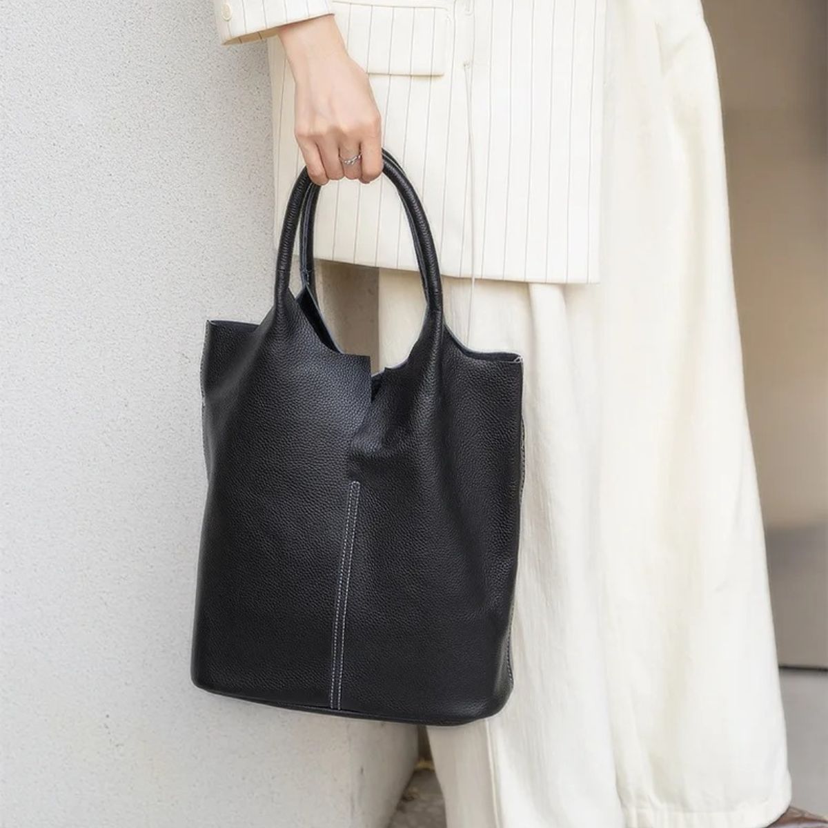 VALMONT LEATHER TOTE