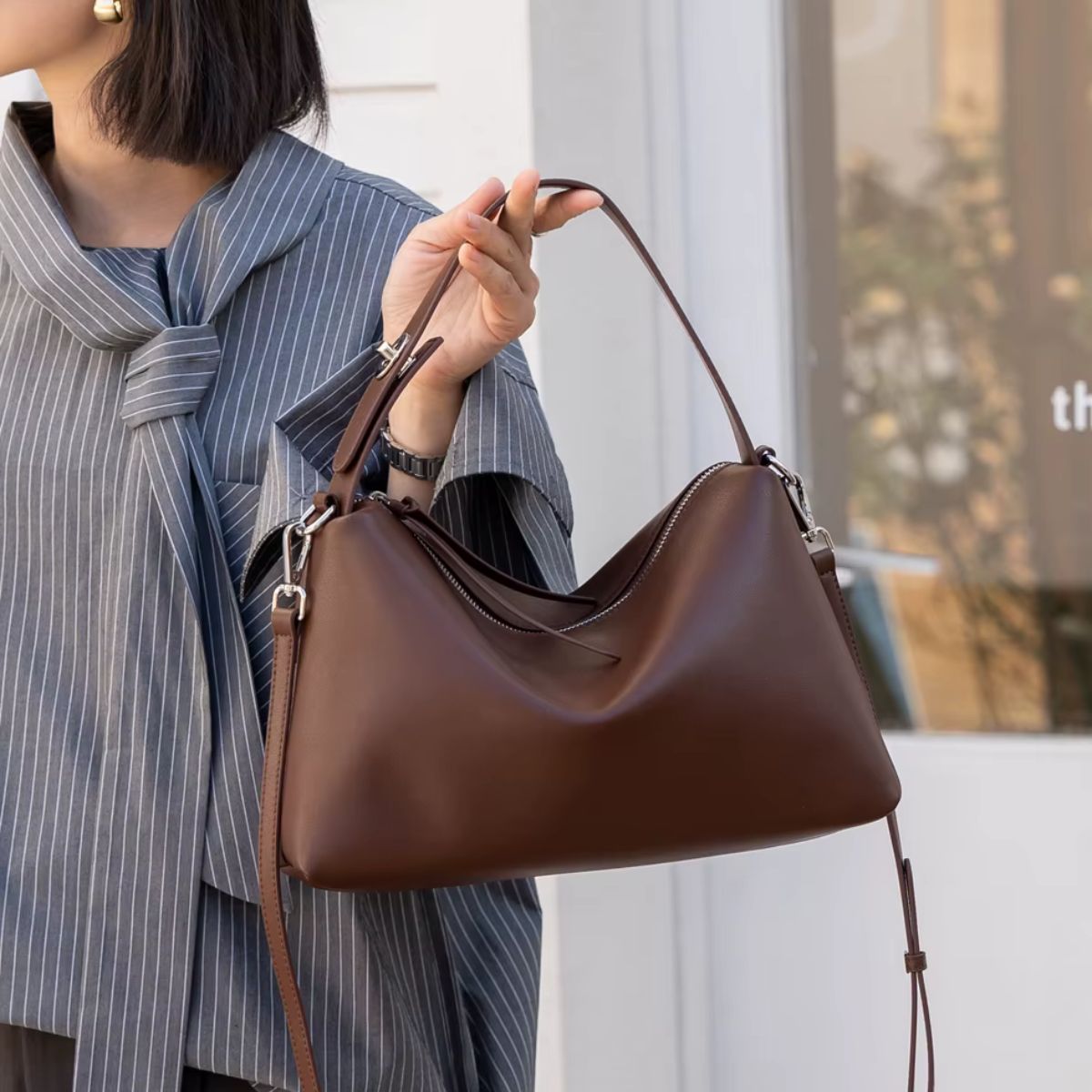 LUMIÈRE LEATHER SHOULDER BAG