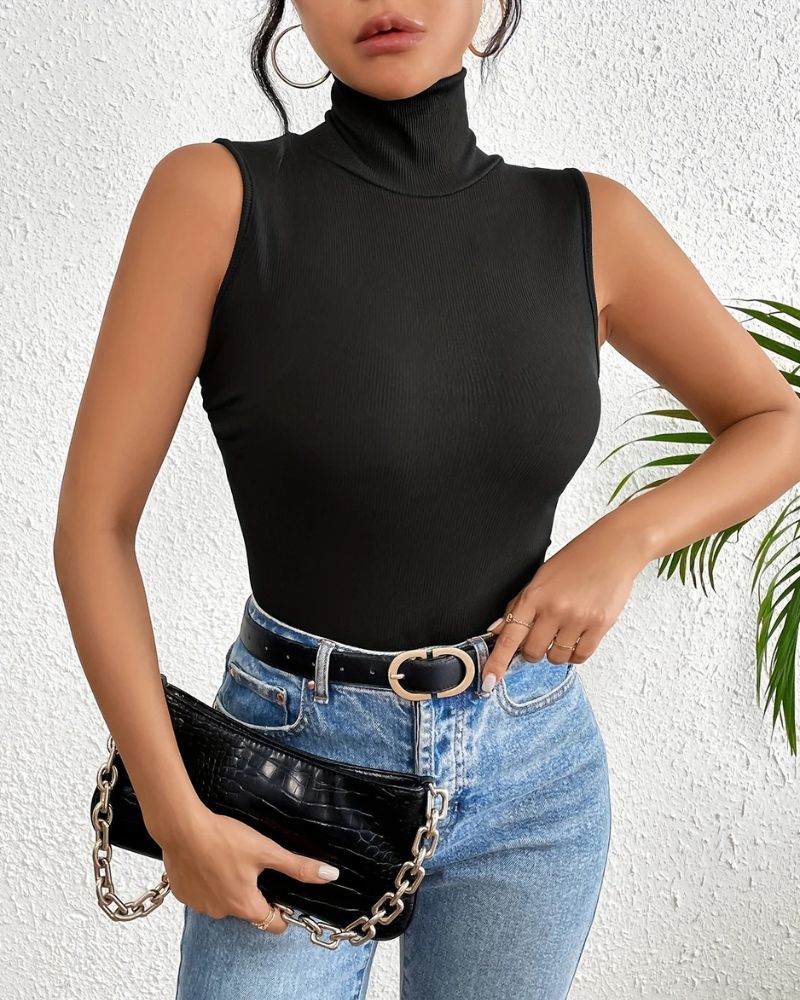 BLACK RIBBED SLEEVELEVS HIGH-NECK TOP
