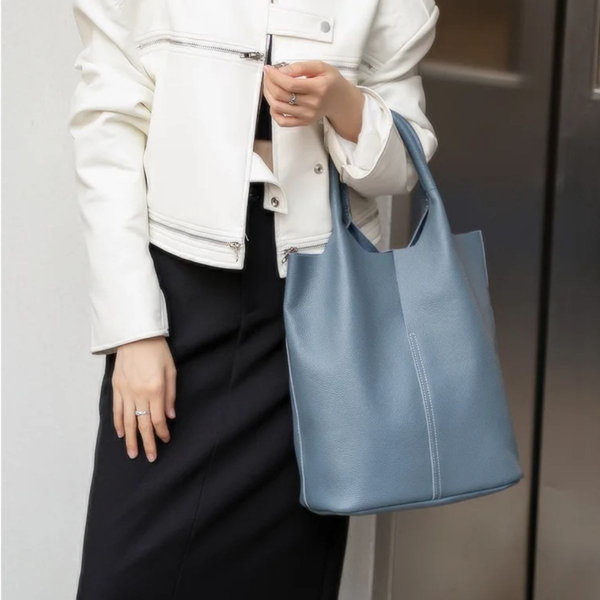 VALMONT LEATHER TOTE