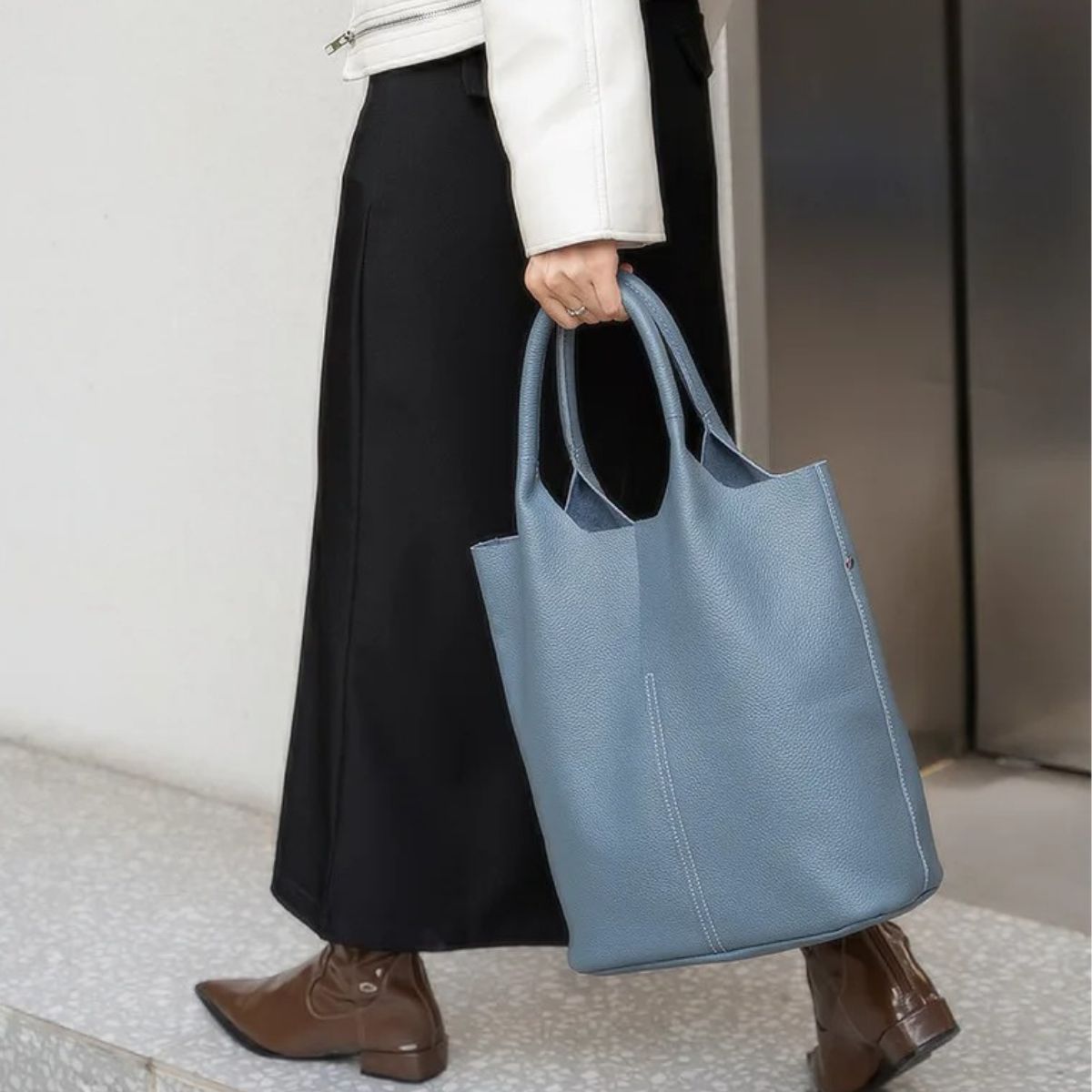 VALMONT LEATHER TOTE