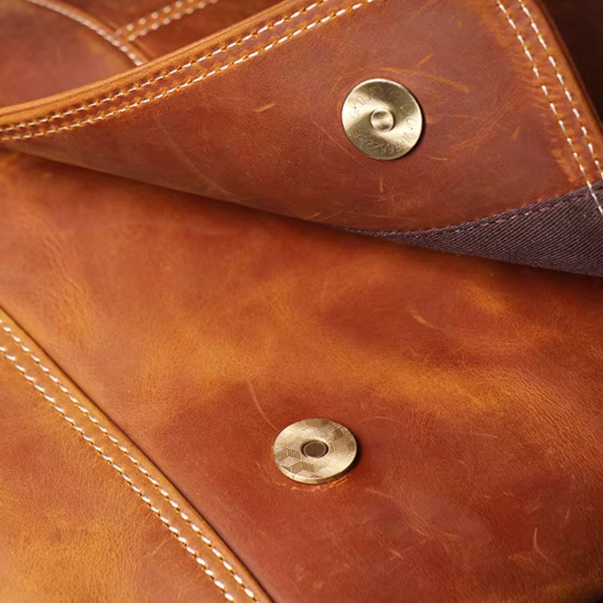 LEATHER MESSENGER BAG