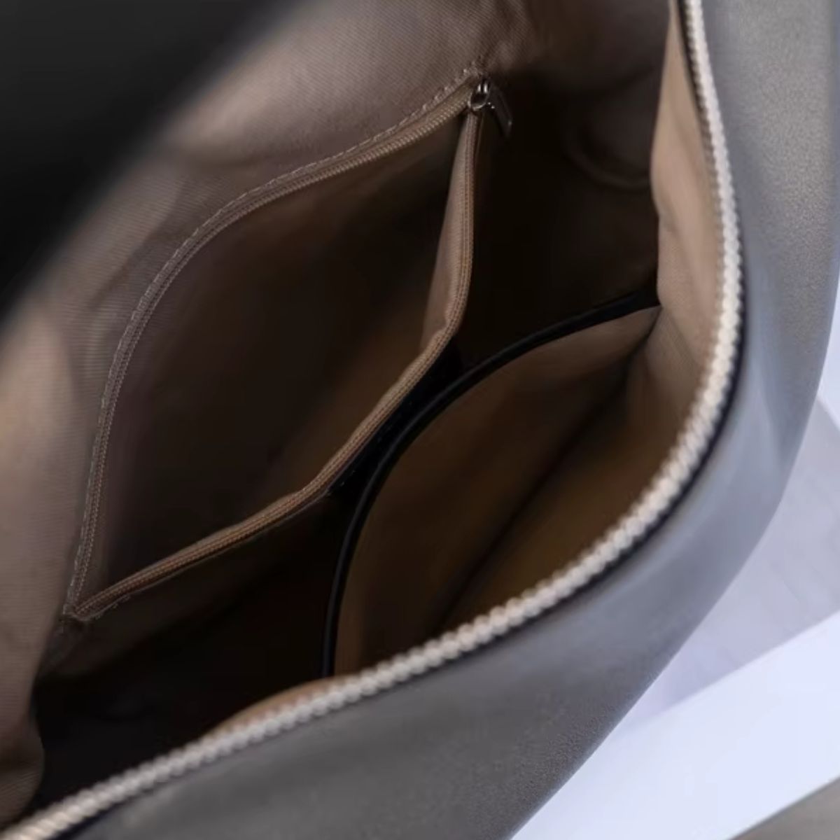 LUMIÈRE LEATHER SHOULDER BAG